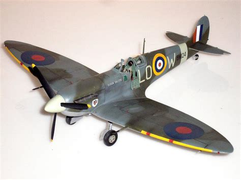 Spitfire Mk. Vb, BM124, LO-D, 602 Sqn, as flown by Sqn. Ldr. ‘Paddy ...