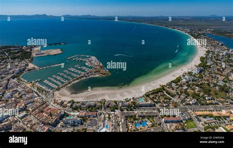 Aerial view, Port d'Alcúdia, Bay of Alcúdia, Platja d'Alcudia beach and ...