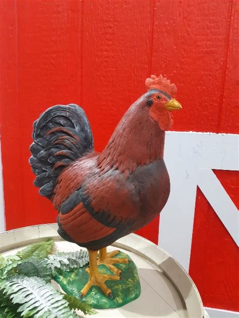 Red Chicken statue - Birthday