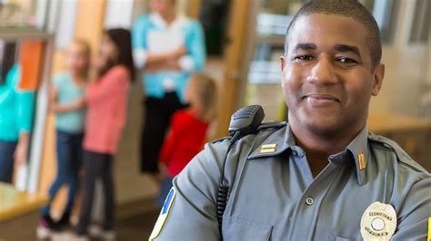 Five Reasons You Should Consider a Career as a Security Guard – International Security Services ...