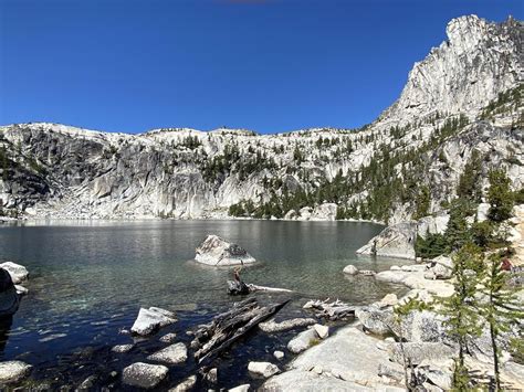 Lake Viviane, The Enchantments, Central Cascades of Washington, USA. : r/hiking