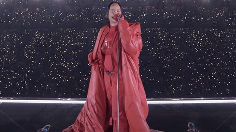 Rihanna gives first live performance in five years at Super Bowl ...