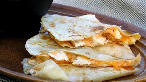 Taco Bell Chicken Quesadilla Recipe - Recipe Choices