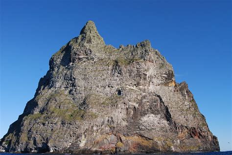 Ball's Pyramid l Starkly Beautiful Landform - Our Breathing Planet