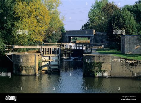 Hampstead Lock Yalding Kent England UK Stock Photo, Royalty Free Image: 17675955 - Alamy