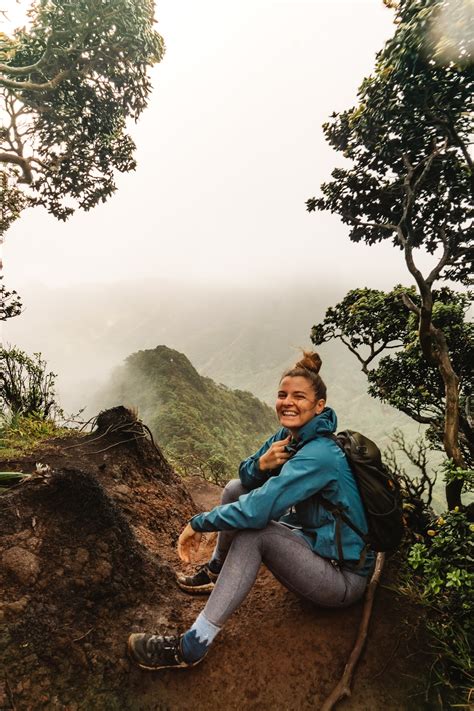 Moanalua Valley Trail: "Legal" Way To Stairway to Heaven Hike