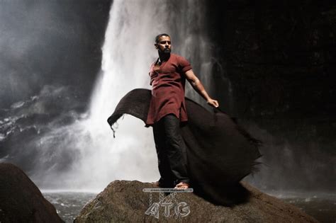 Raavanan Tamil Movie Stills - Raavanan Vikram Aishwarya Rai HQ Stills ...