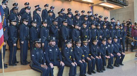 41 cadets sworn in as new Dallas police officers | FOX 4 Dallas-Fort Worth