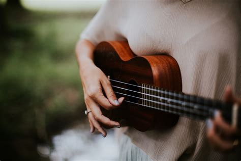 10 Easy Ukulele Songs for Beginners | Chords & Video Included