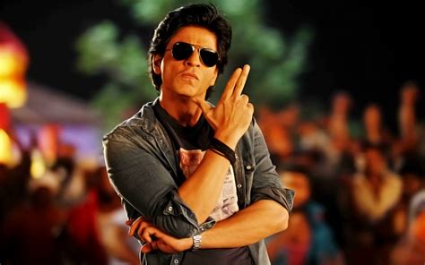 shah rukh khan in a still from chennai express | Shah Rukh Khan movie ...