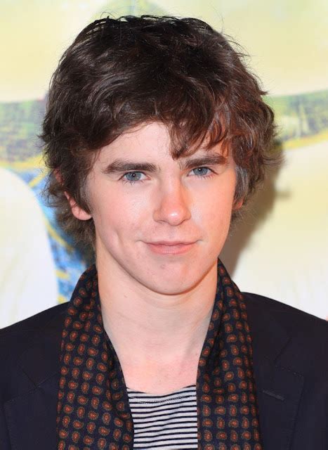 Freddie Highmore Height, Weight And Body Measurements | olala