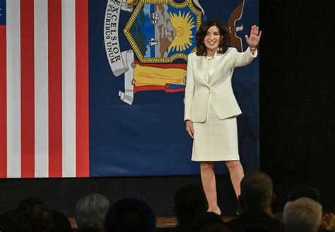 New York Governor Kathy Hochul Promises to Focus on Crime in Inauguration - Bloomberg