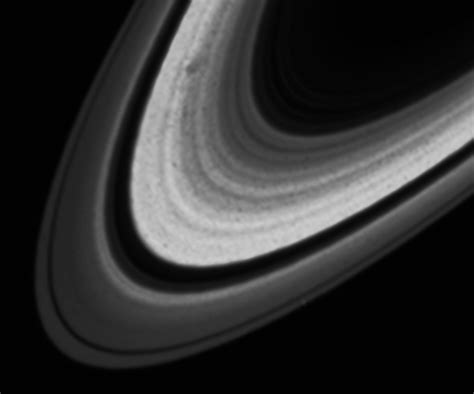 Hubble observes strange phenomenon in Saturn's rings - Archyde