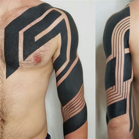 Imagem de Belter Tattoo: “Spaceship Tribal” por Pirate | Tatuagem r, Tatuagem blackout, Tatoo ...