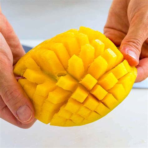 How to Cut a Mango - Jessica Gavin