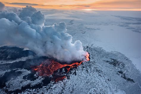 I Captured the Iceland Volcano Eruption from Up Close | PetaPixel