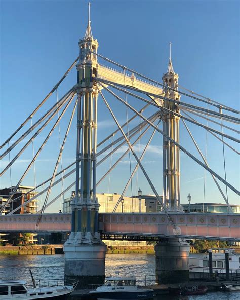 Albert Bridge: Iconic Bridge in London