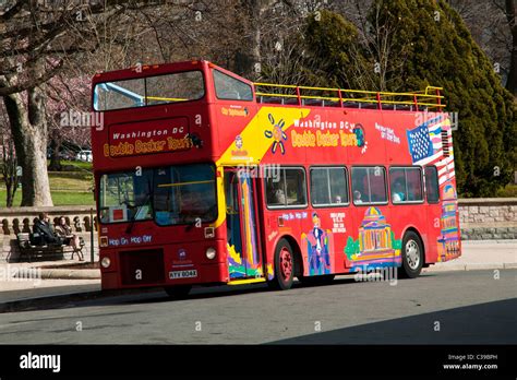 Hop On Hop Off Double Decker Bus Tour Washington Dc - Tour Look