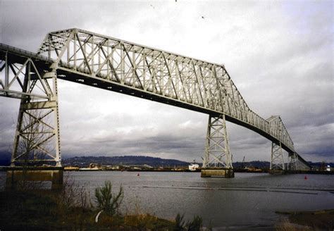 Lewis and Clark Bridge (Longview/Rainier, 1930) | Structurae