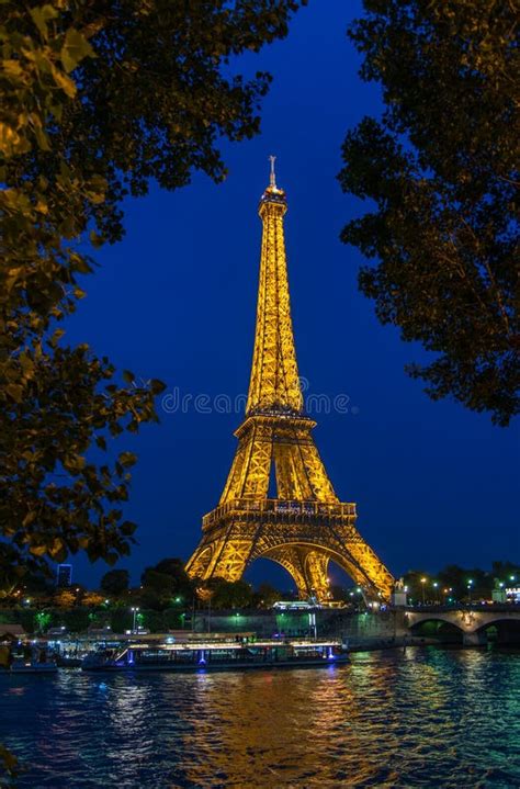 Eiffel Tower - night view editorial photo. Image of summer - 75582356