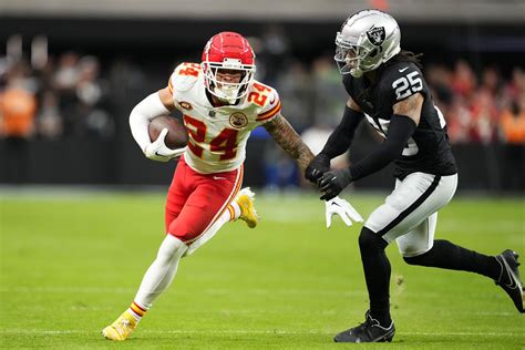 Chiefs Injuries: Updates on Skyy Moore, Donovan Smith and Trey Smith ...