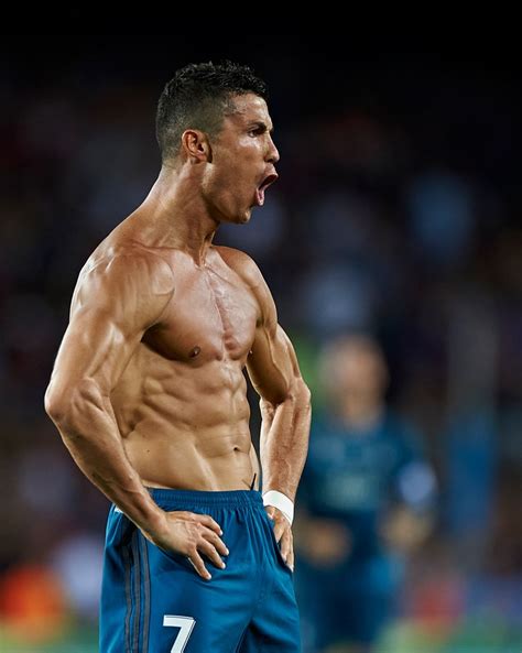 Ah, So This Is How You Can Get Cristiano Ronaldo's Abs