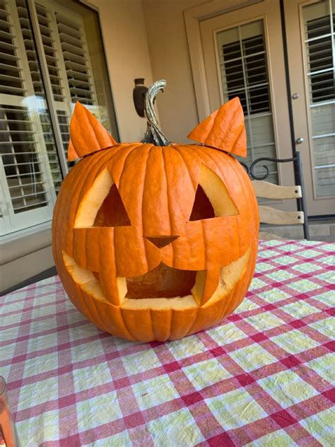 Pumpkin carving 🐈🎃 | Pumpkin carving, Halloween pumpkin designs, Halloween pumpkins carvings designs