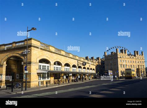 York train station hi-res stock photography and images - Alamy