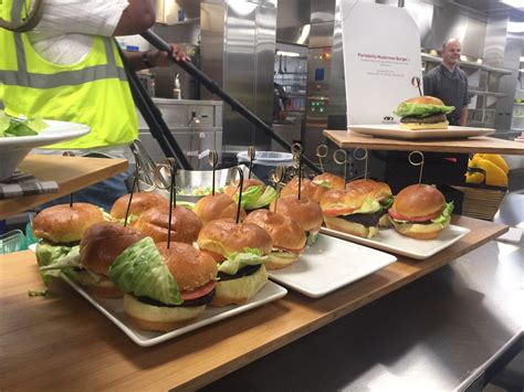 First Look: The Food At Mercedes-Benz Stadium In Atlanta (PICS ...