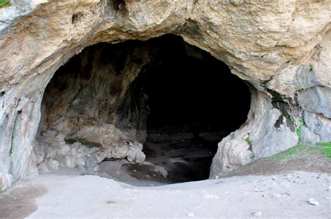 200,000-year-old Beds Discovered In South African Cave