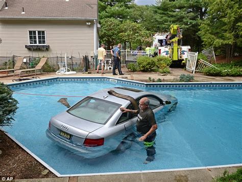 More Funny Swimming Pool Fail Pics - Grand Vista Pools