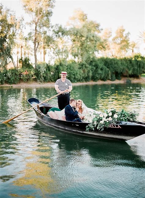 Alluring Gondola Elopement with Soft and Timeless Details | Romantic theme wedding, Romantic ...