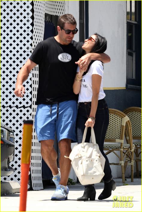 Olivia Munn & Aaron Rodgers Dating, Hold Hands After PDA Packed Brunch ...