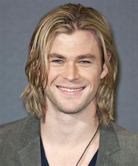 Chris Hemsworth Long Straight Blonde Hairstyle with Light Blonde Highlights