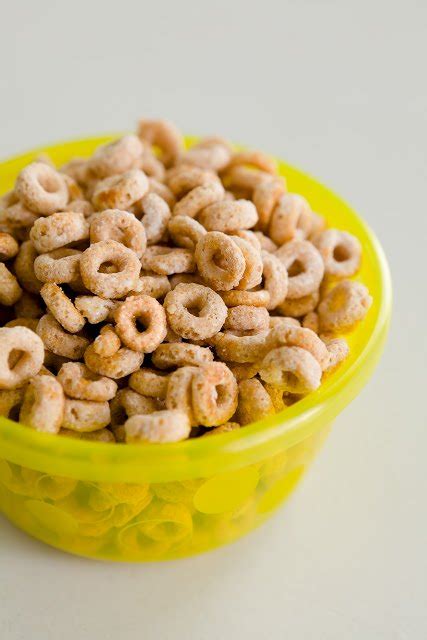 Homemade Frosted Cheerios in Three Minutes | Cupcake Project