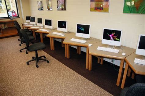 Computer tables for technology lab (Russwood Library Furniture ...