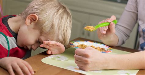 Proof your toddler's veggie-aversion isn't your fault!