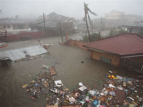 Video: Super Typhoon Yolanda Floods Hotel in Tacloban (4) | The Cycling Canadian