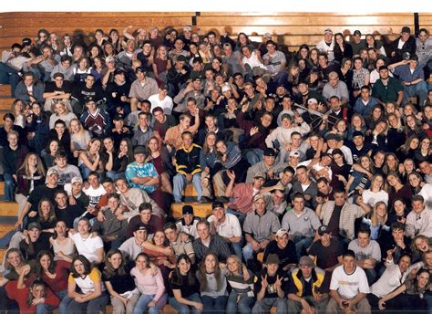 [History] Columbine High School Class of '99 Group Picture. Eric Harris ...