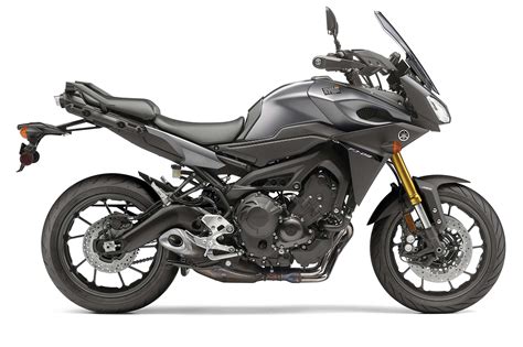 2015 Yamaha FJ-09 - Three Cylinders of Budget Touring - Asphalt & Rubber