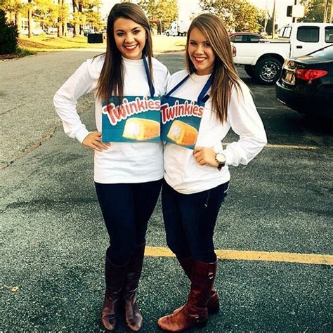 427d586fedb319d3c9a28018c917d9e6.jpg (564×564) | Twin day outfits, Twin ...