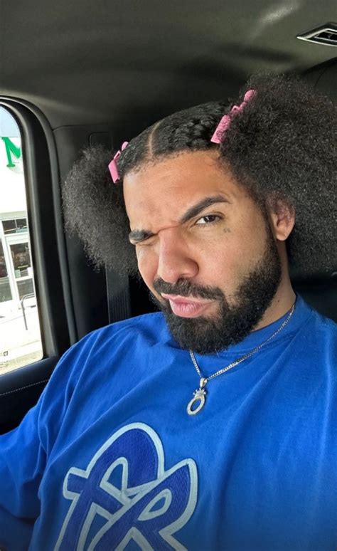 Drake's Actually Pulling Off Pink Hairclips