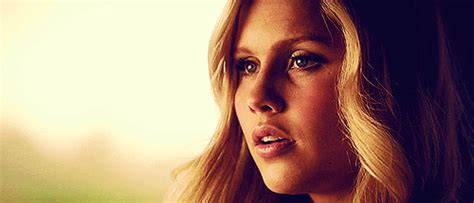 GIF HUNTERRESS — CLAIRE HOLT GIF HUNT (100) Please like/reblog if... Damon E Stefan, Emma ...