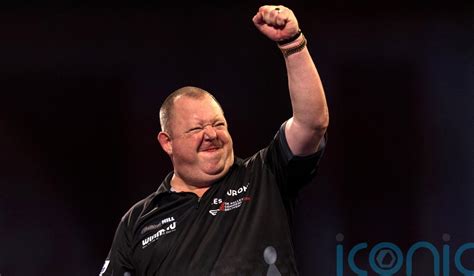 Mervyn King ends long wait for World Darts Championship quarter-final ...