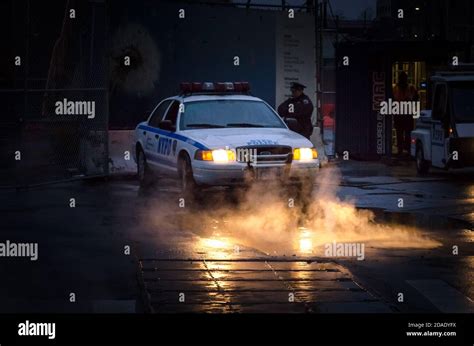 Nypd police car lights hi-res stock photography and images - Alamy