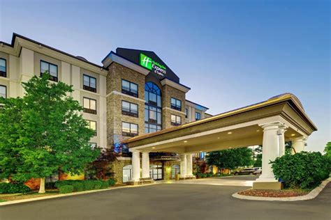 Holiday Inn Express Nashville-Opryland, an IHG Hotel, Nashville ...