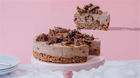 Toffee Crisp Cheesecake | Tastemade