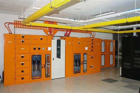 Decentralizing Data Center Power - AKCP Data Center Monitoring
