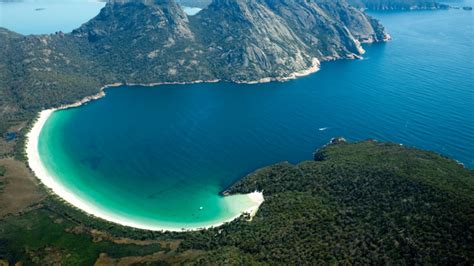 Wineglass Bay - Freycinet National Park, Tasmania, Australia - Beautiful places. Best places in ...