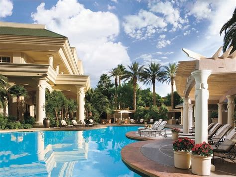 10 Best Pet-Friendly Hotels in Las Vegas, Nevada + MAP